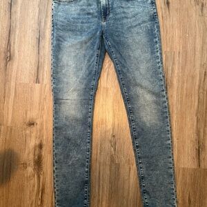 American Eagle Outfitters Men's Washed Denim Skinny Jeans